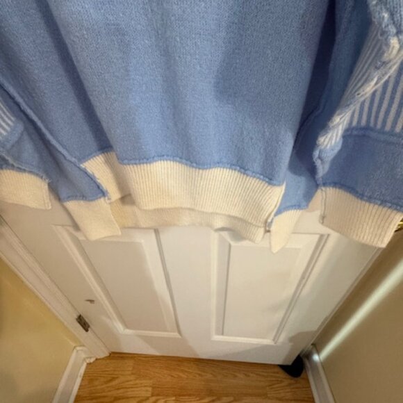 Pink Lily Baby Blue Colorblock Oversized V-Neck Polo/Rugby Sweater Sz XS - Picture 4 of 6